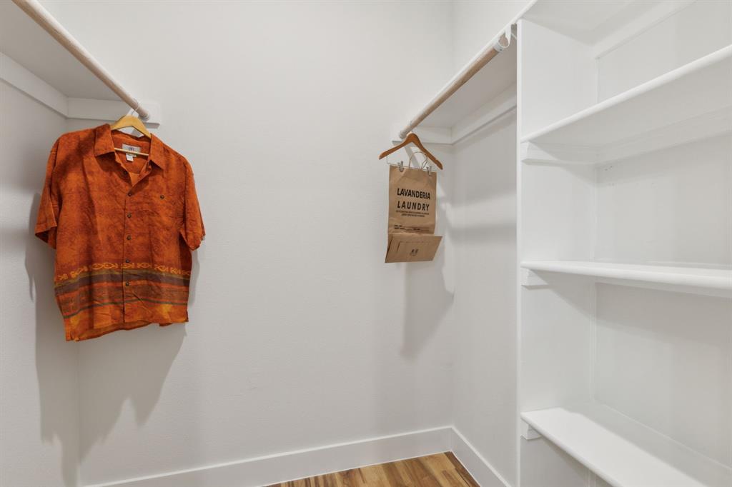 Mellersh Oak Lawn - Residential Lease