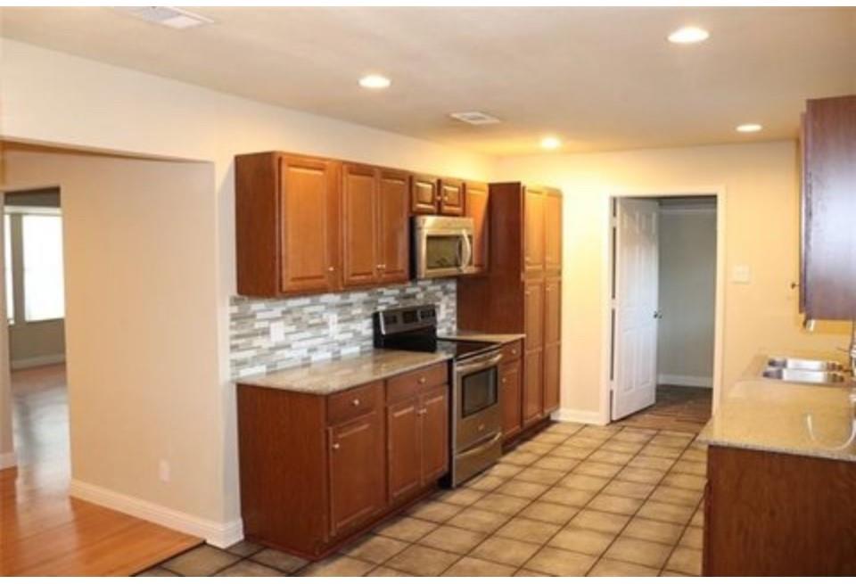 Valwood Park 10th Instl - Residential Lease