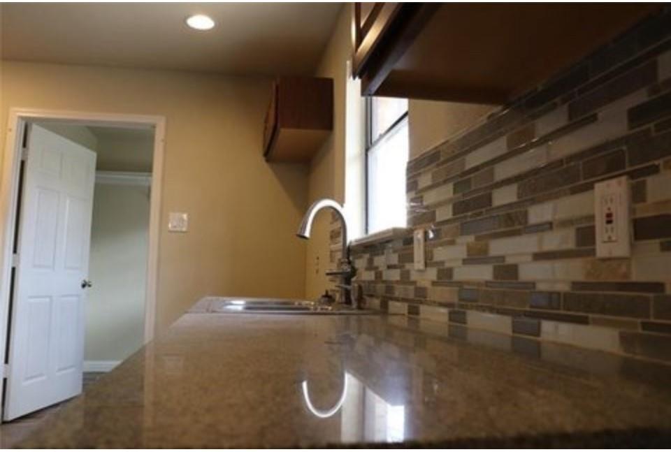 Valwood Park 10th Instl - Residential Lease