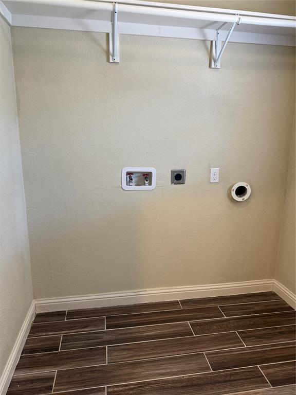 Valwood Park 10th Instl - Residential Lease