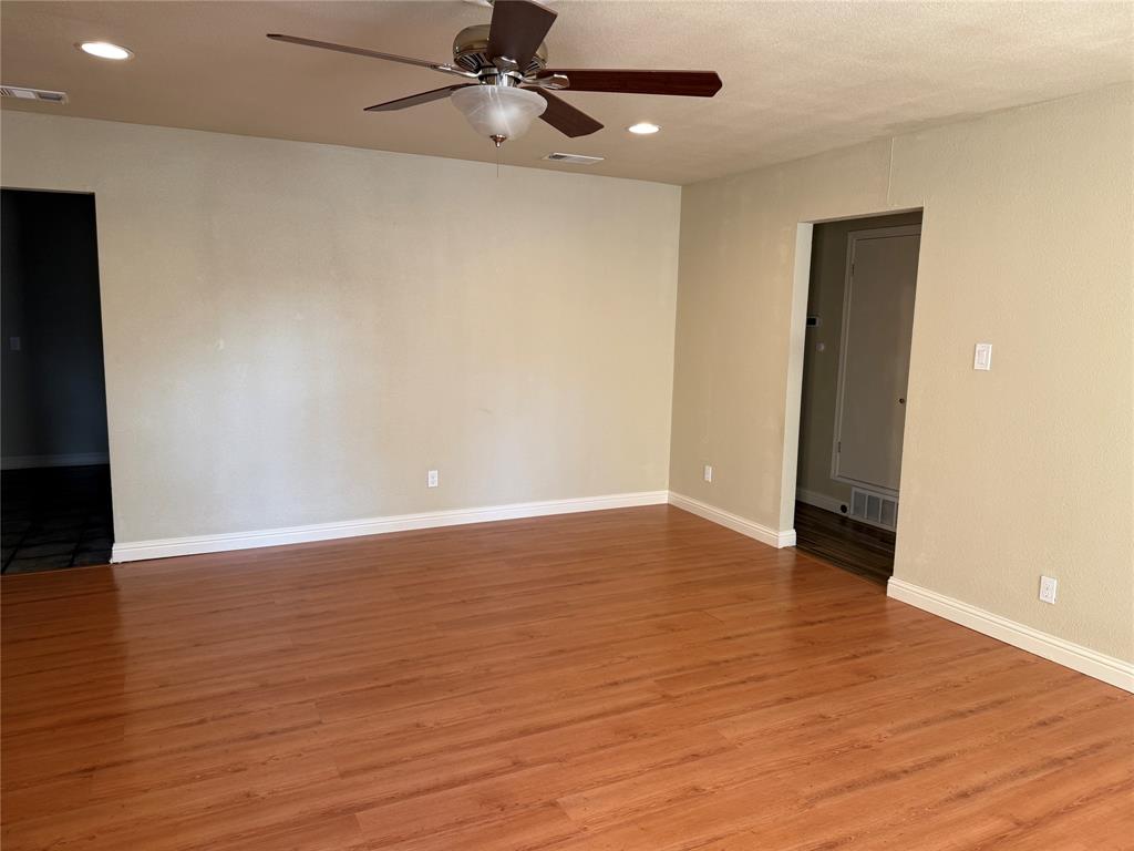 Valwood Park 10th Instl - Residential Lease