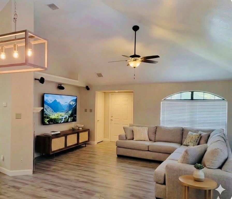 1600 Mountain Side Drive
