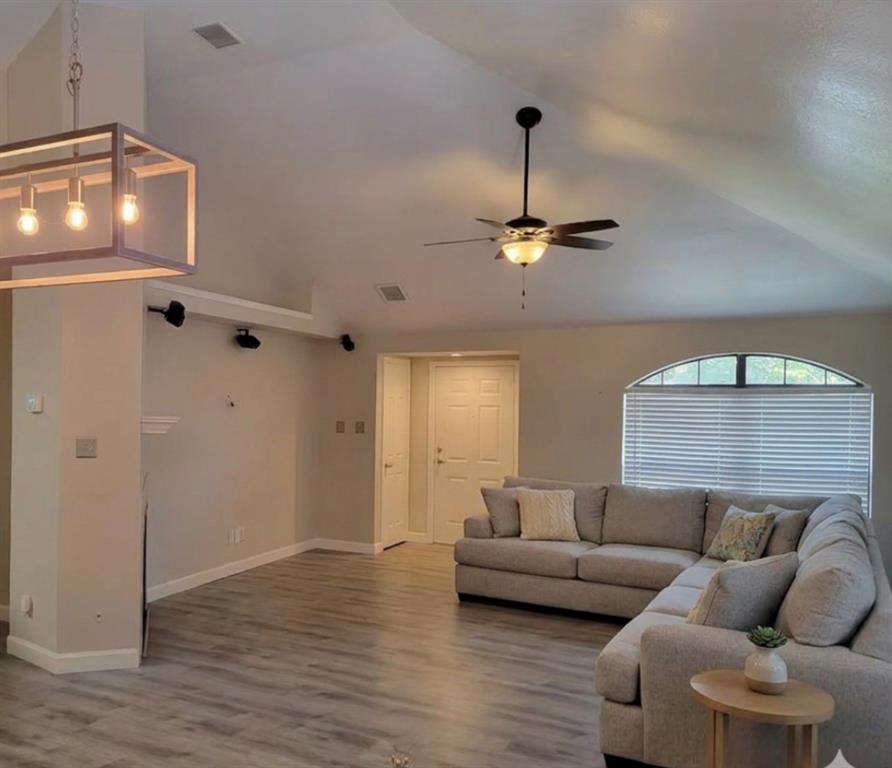 1600 Mountain Side Drive