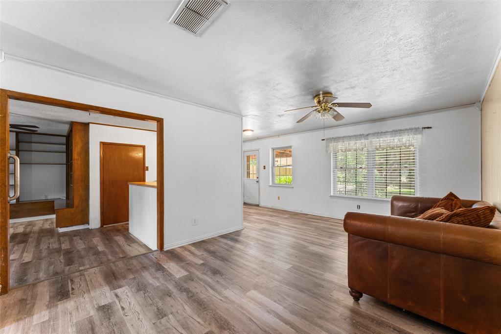 518 Southlake Drive