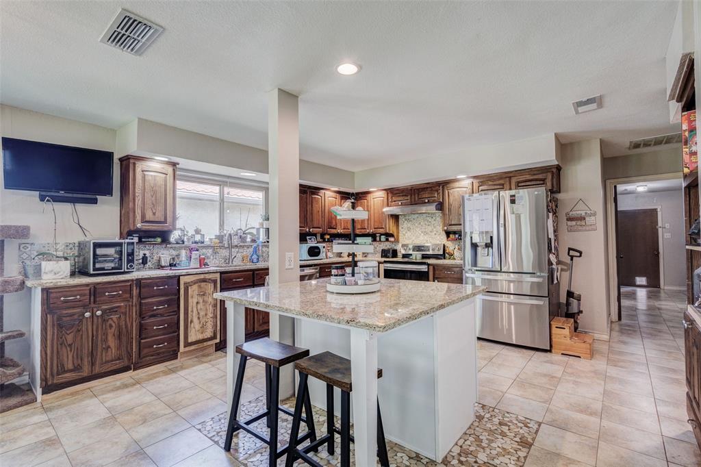 7725 Woodside Hill