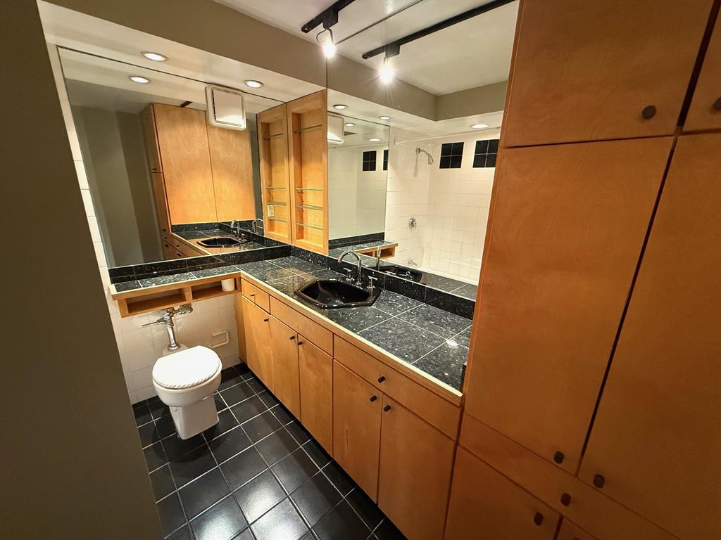 Twenty-One Turtle Creek Condo - Residential