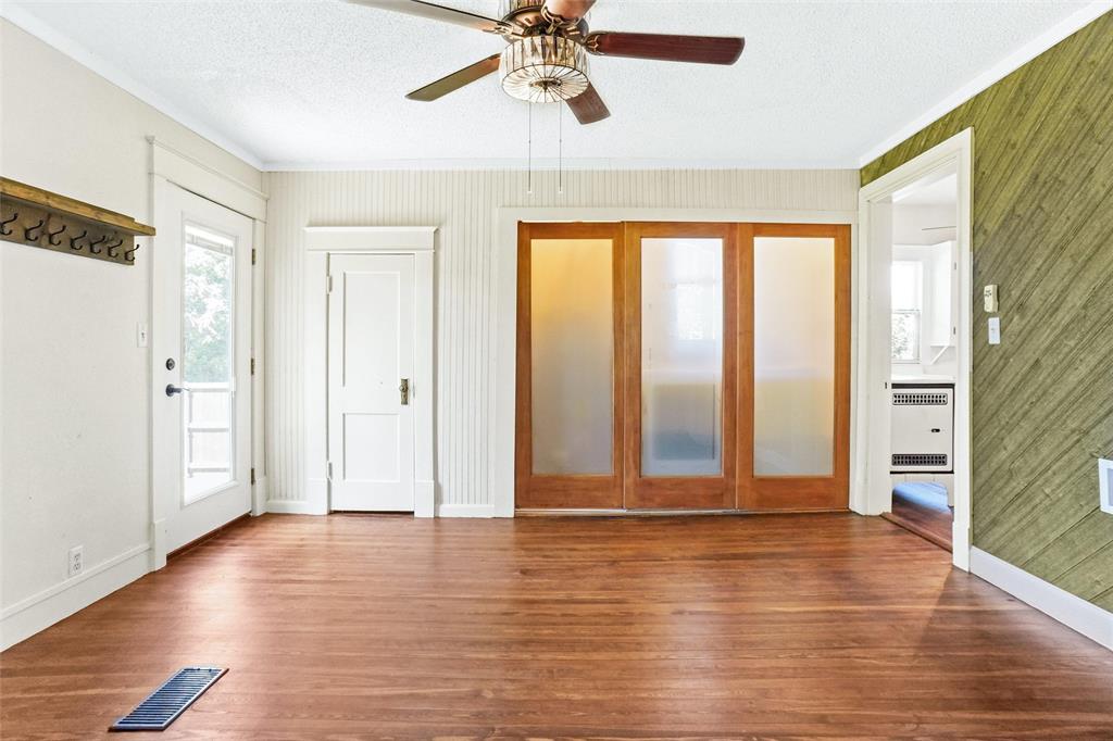 City Of Paris - Commercial Sale