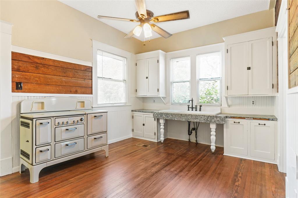 City Of Paris - Commercial Sale