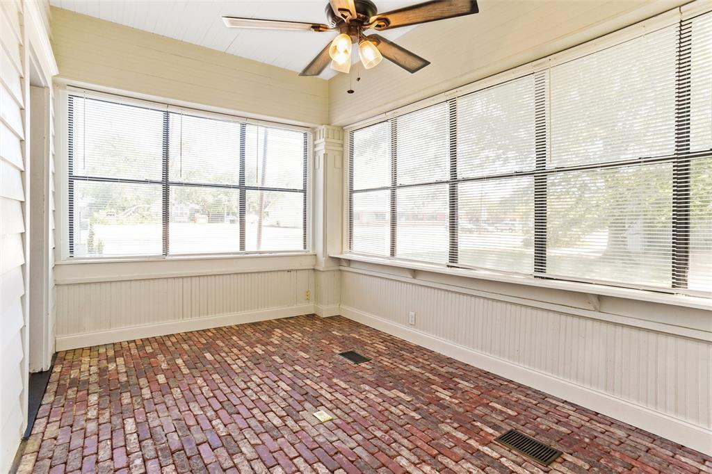 City Of Paris - Commercial Sale