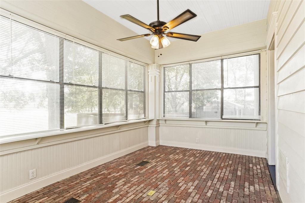 City Of Paris - Commercial Sale