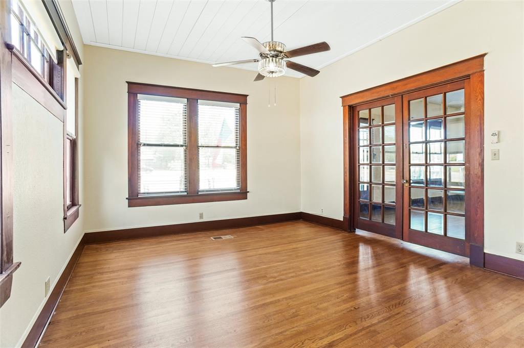 City Of Paris - Commercial Sale