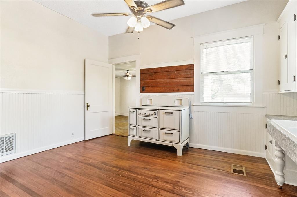 City Of Paris - Commercial Sale