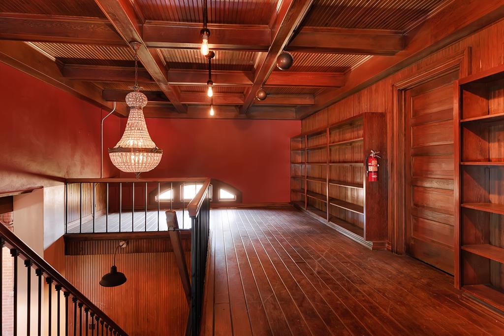 FULCHER - Commercial Sale