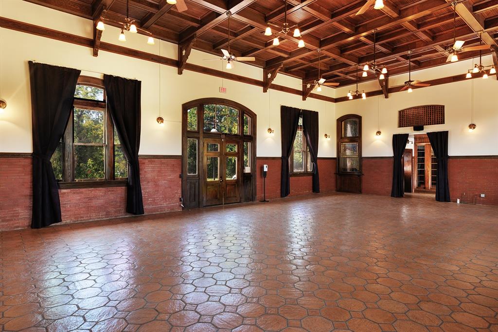 FULCHER - Commercial Sale