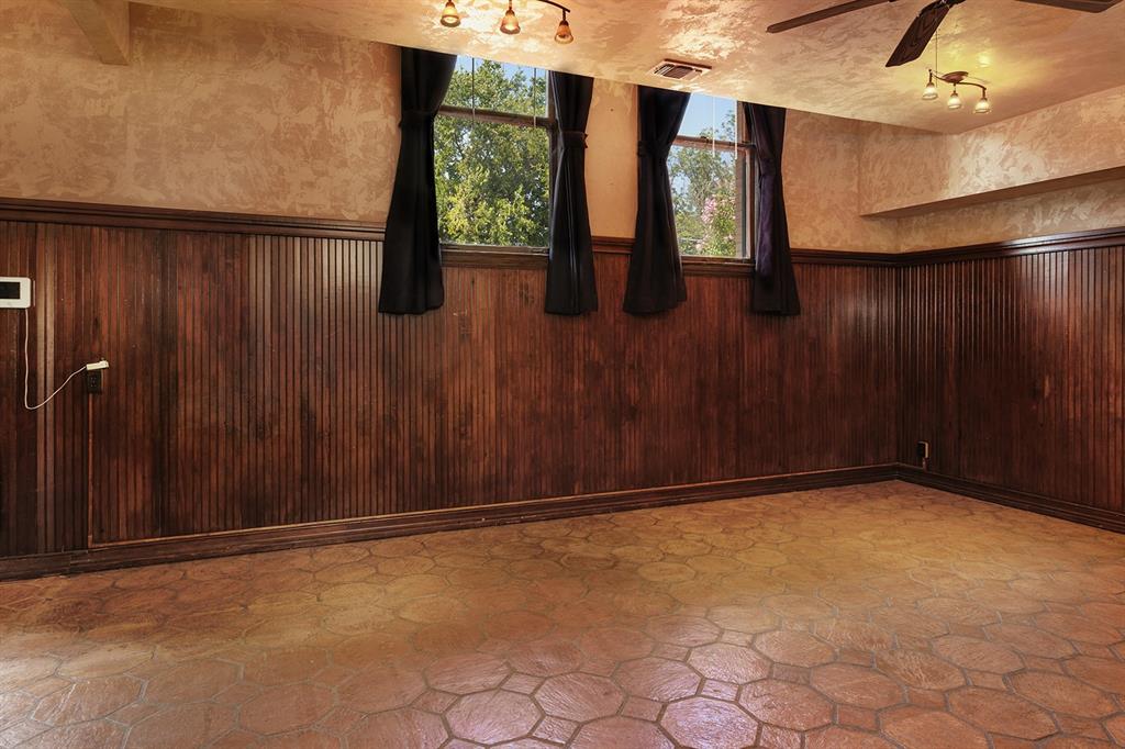 FULCHER - Commercial Sale