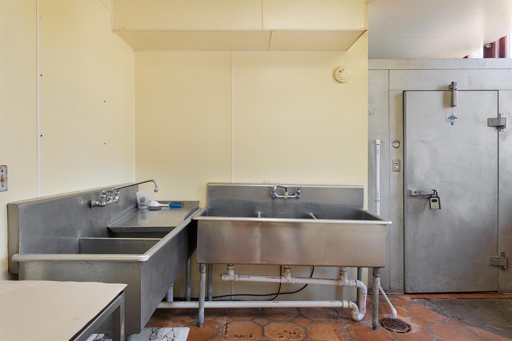 FULCHER - Commercial Sale