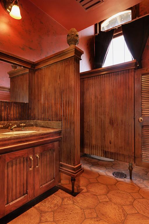 FULCHER - Commercial Sale