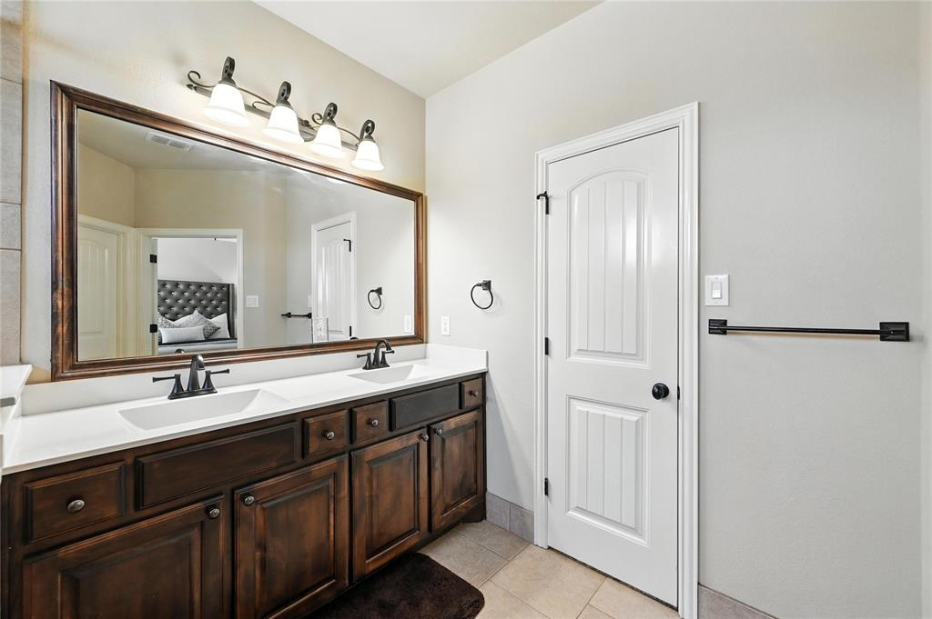 Grand Prairie, Texas 75052, United States, 3 Bedrooms Bedrooms, ,3 BathroomsBathrooms,Residential,Active,179102