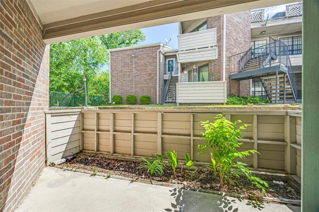 Parkwood Creek Condos - Residential