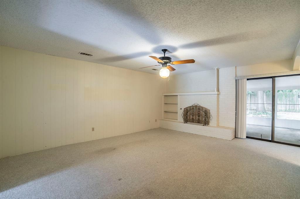 2121 Stonegate Drive N