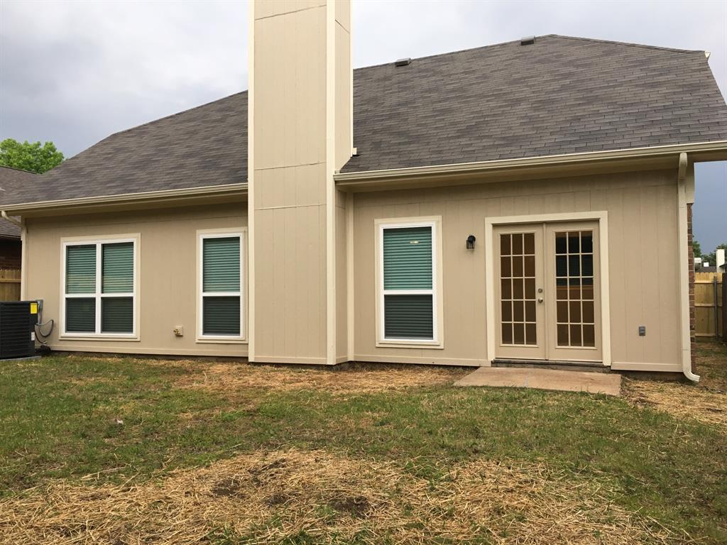 Shady Oaks Garden Home Add - Residential Lease