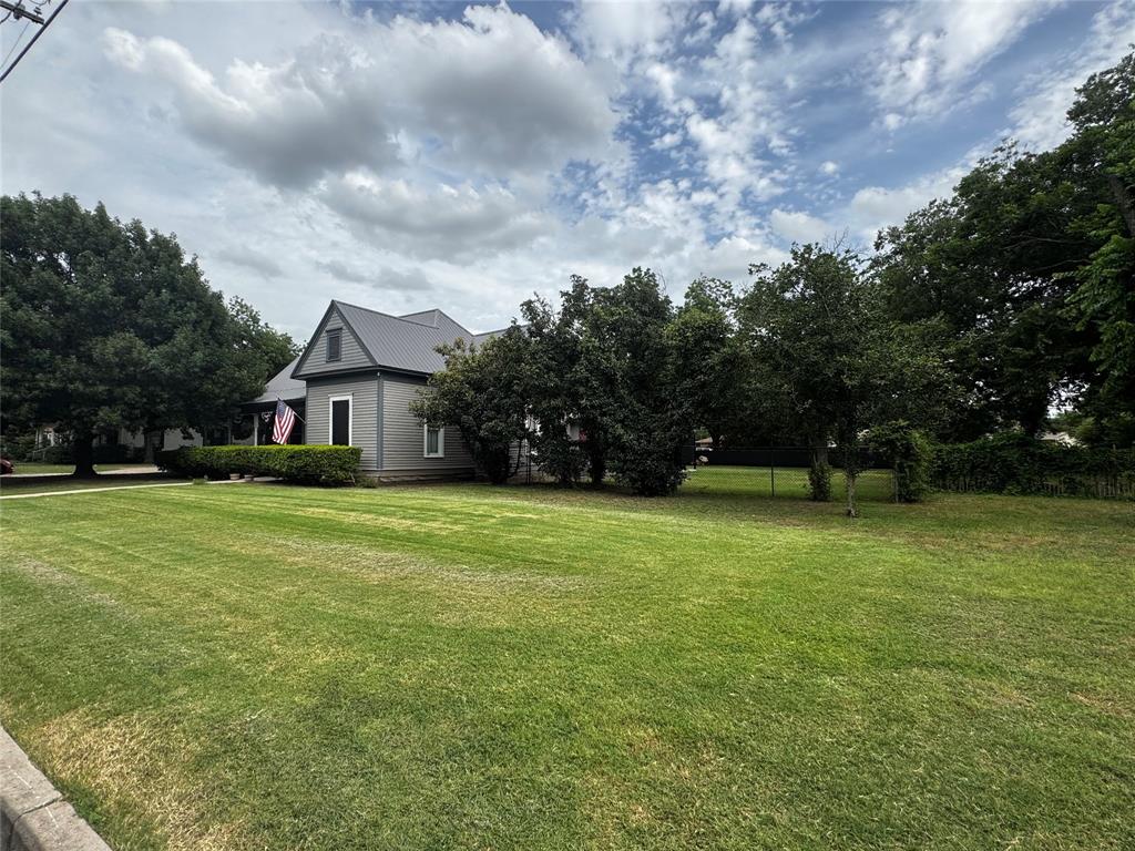 818 E Elm Street