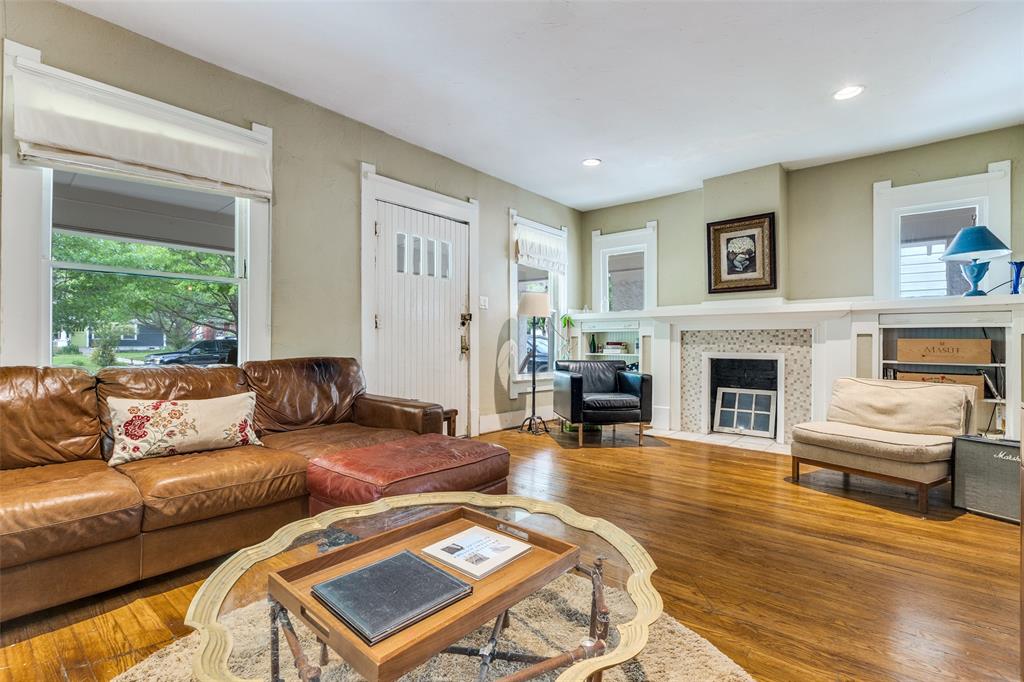 218 N Rosemont Avenue