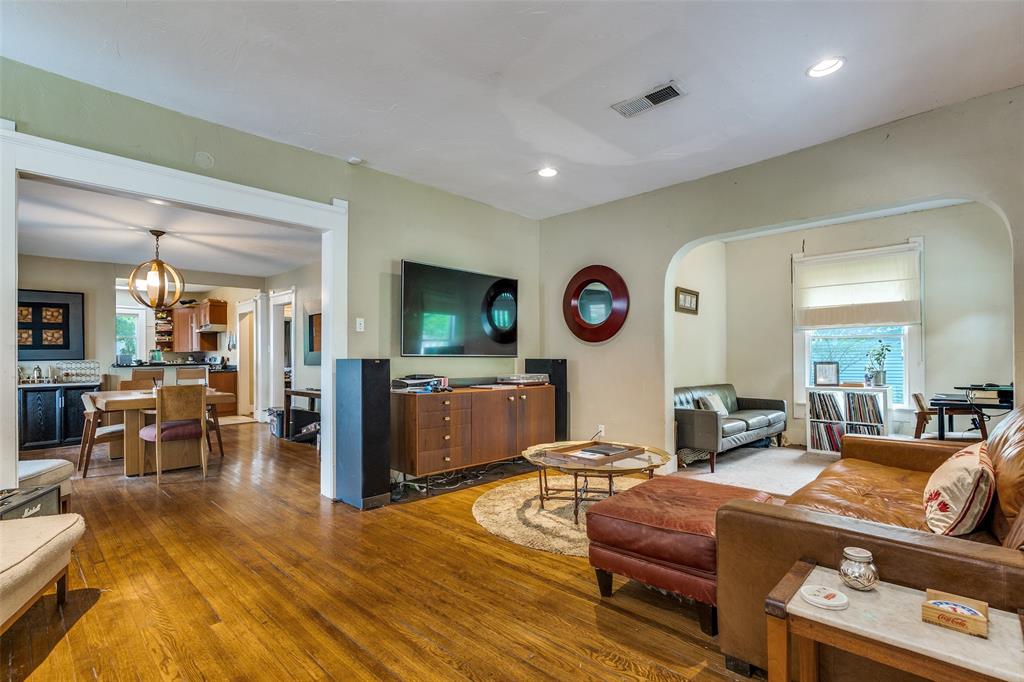 218 N Rosemont Avenue