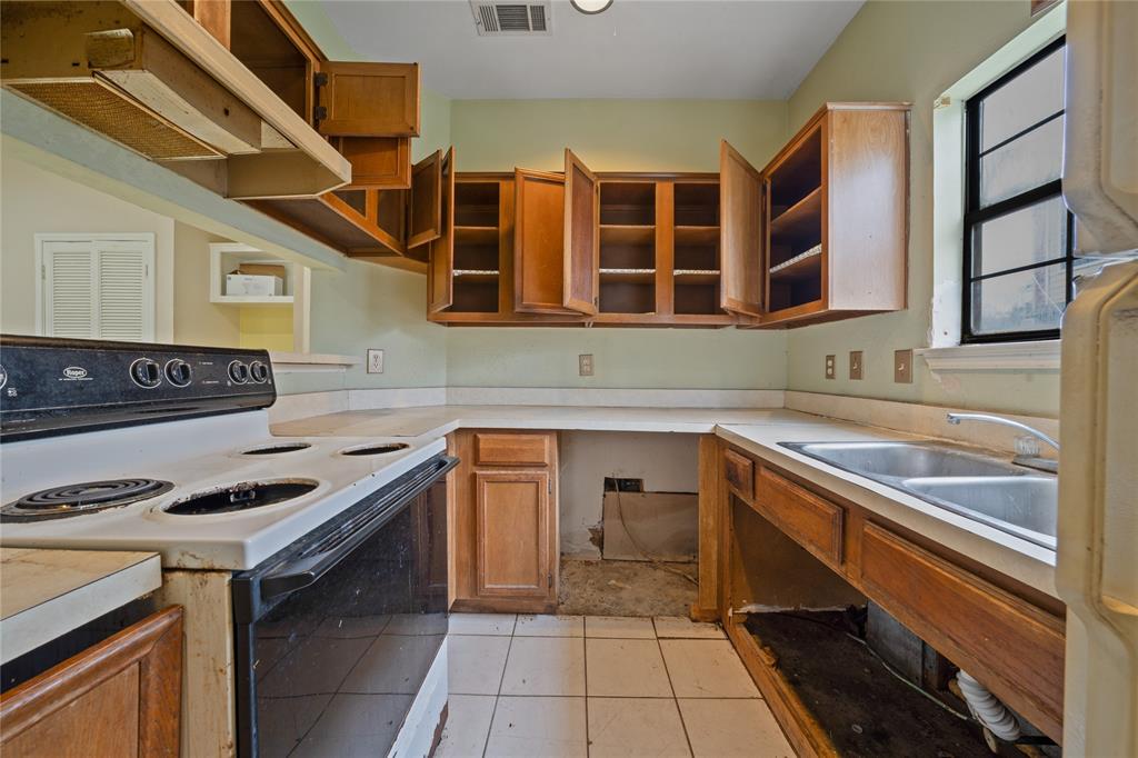 Faulkner Point 13-Windjammer - Residential