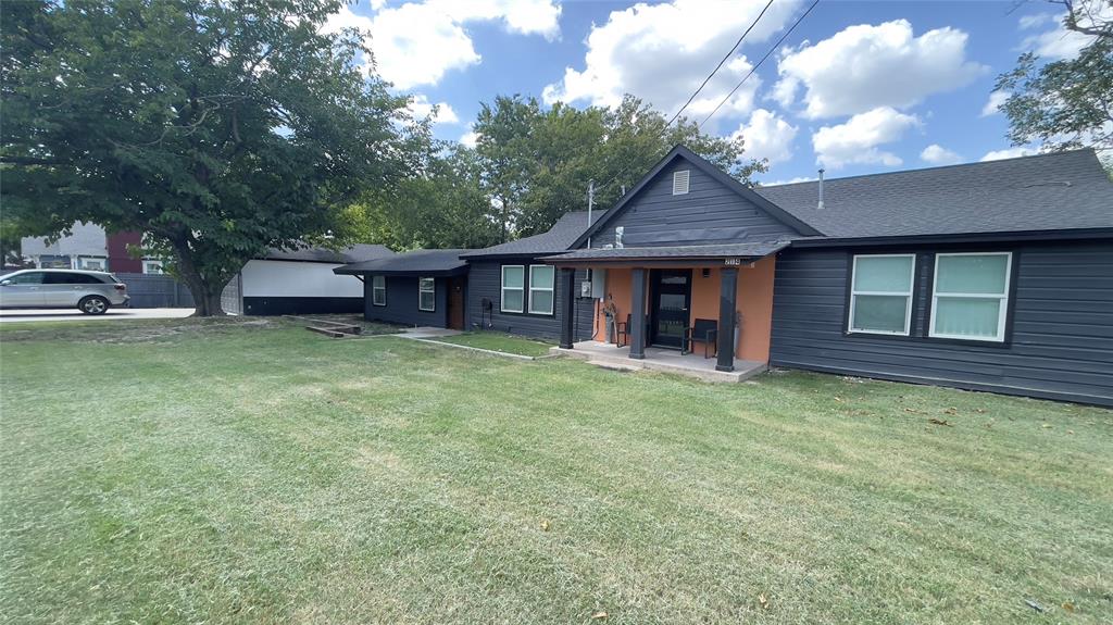 214 N Roberts Road