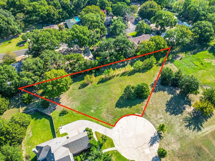 This 0.736-acre lot in Drane Estates is a prime location in this coveted area of Corsicana. This is an excellent opportunity to build your dream home in a lovely neighborhood that is full of charm and character. The lot is spacious and provides plenty of space to build any size home. Whether you want to build a grand and luxurious home or a cozy and comfortable one. The possibilities are endless, and you can customize the home to suit your preferences and lifestyle. Drane Estates is a sought-after neighborhood that offers a quiet and peaceful environment. It is close to all the amenities you need, such as shopping and restaurants, making it a perfect location for families and individuals alike. Don't miss the opportunity to own this fantastic lot and build your dream home in one of the most desirable neighborhoods in Corsicana. With its prime location, this lot won't last long, so act quickly and make your dream a reality!