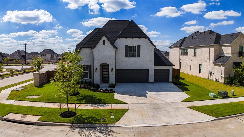587 Mayfair Lane