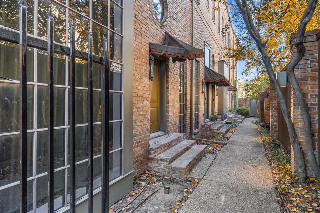 3919 Gilbert Avenue A