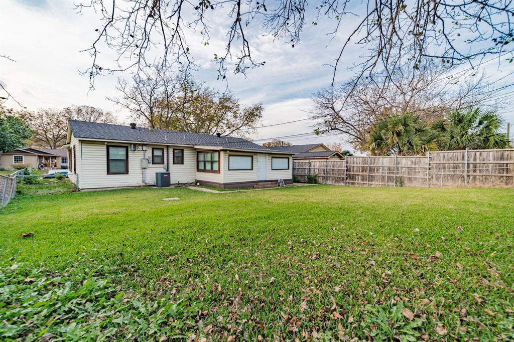 ROLLINGWOOD HILLS - Residential