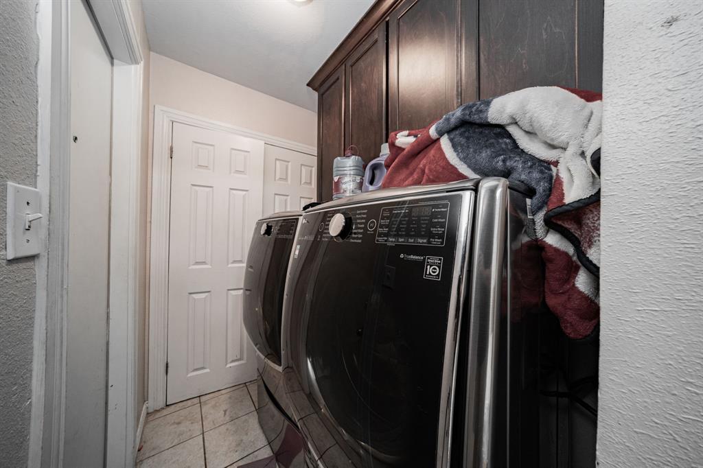 ROLLINGWOOD HILLS - Residential