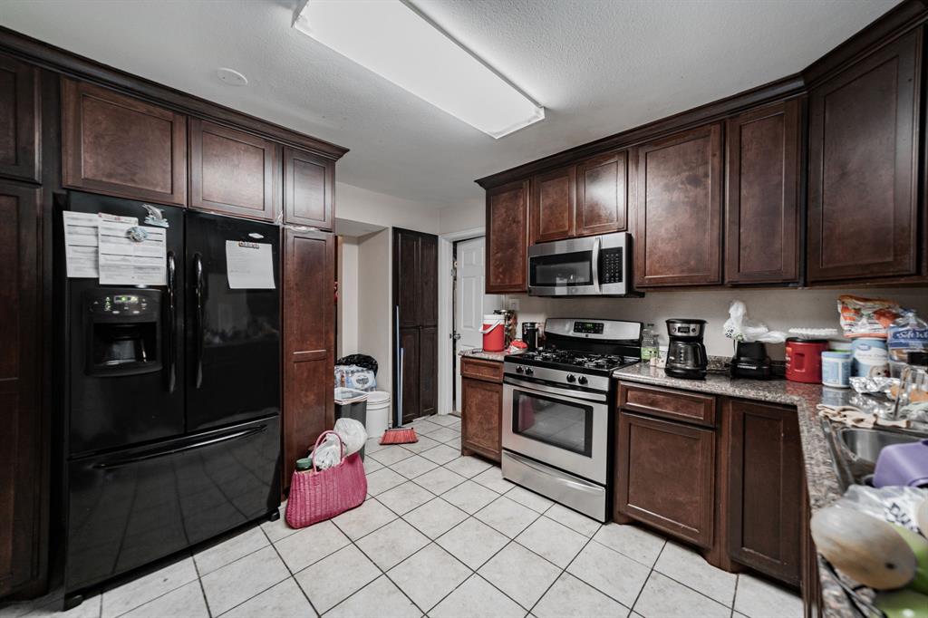 ROLLINGWOOD HILLS - Residential