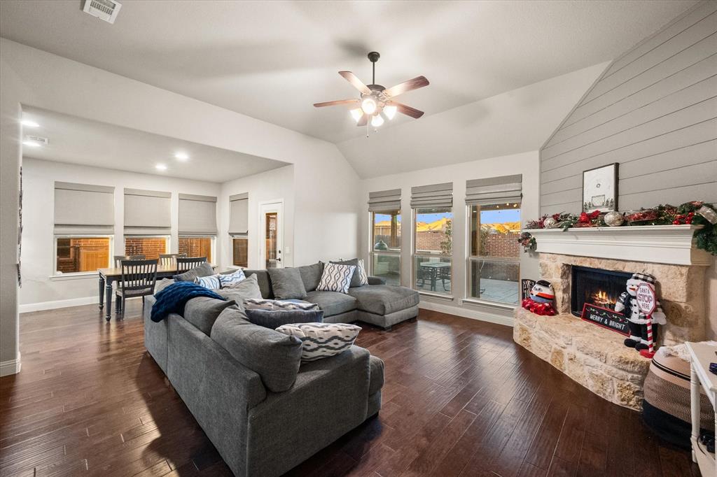 Willow Crk Xing - Residential