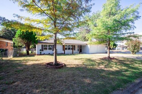 Photo of 7800 Arnold Terrace, North Richland Hills, TX 76180 (MLS # 21217217)