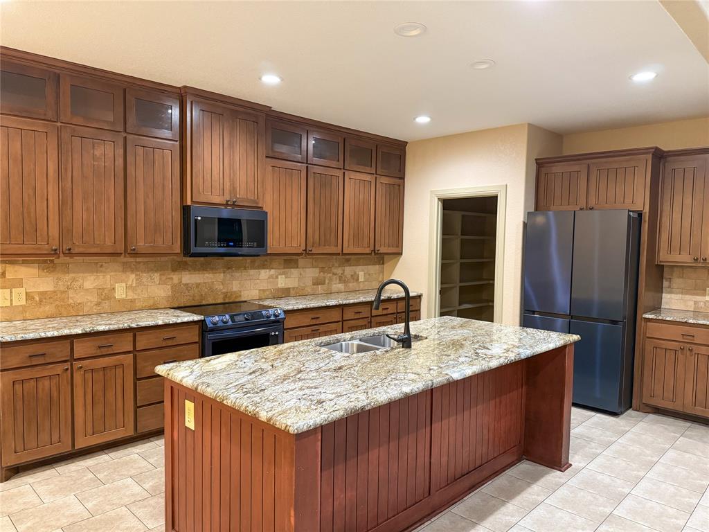 163 Private Road 107