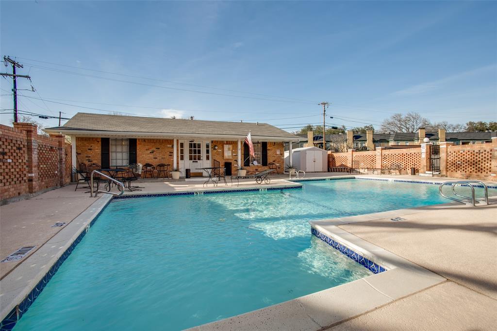 Sandhurst Manor Condo - Residential