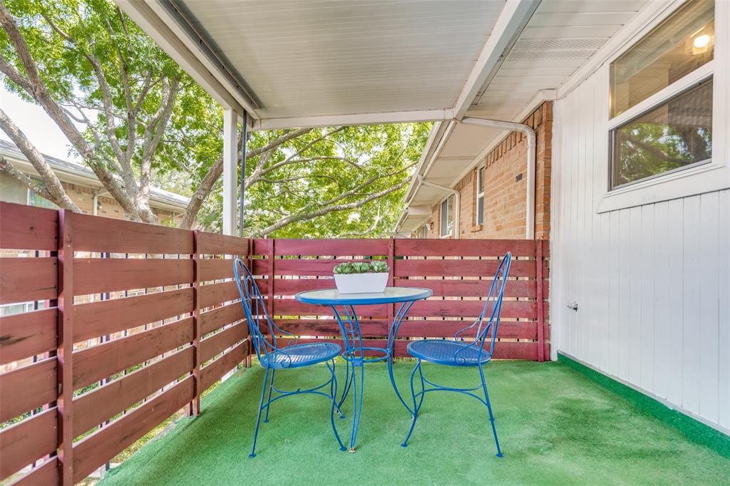 Sandhurst Manor Condo - Residential