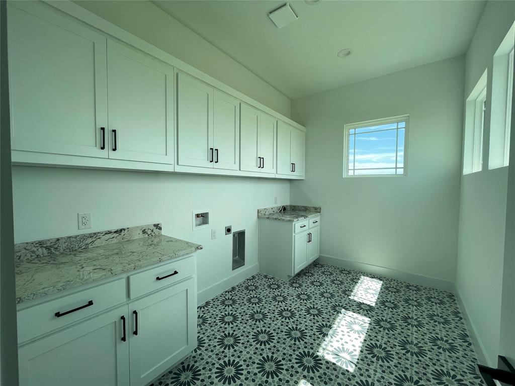 002215112 - Residential