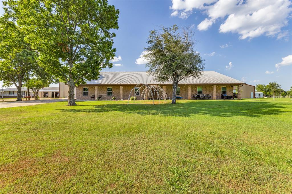 1590 Farm Road 2352