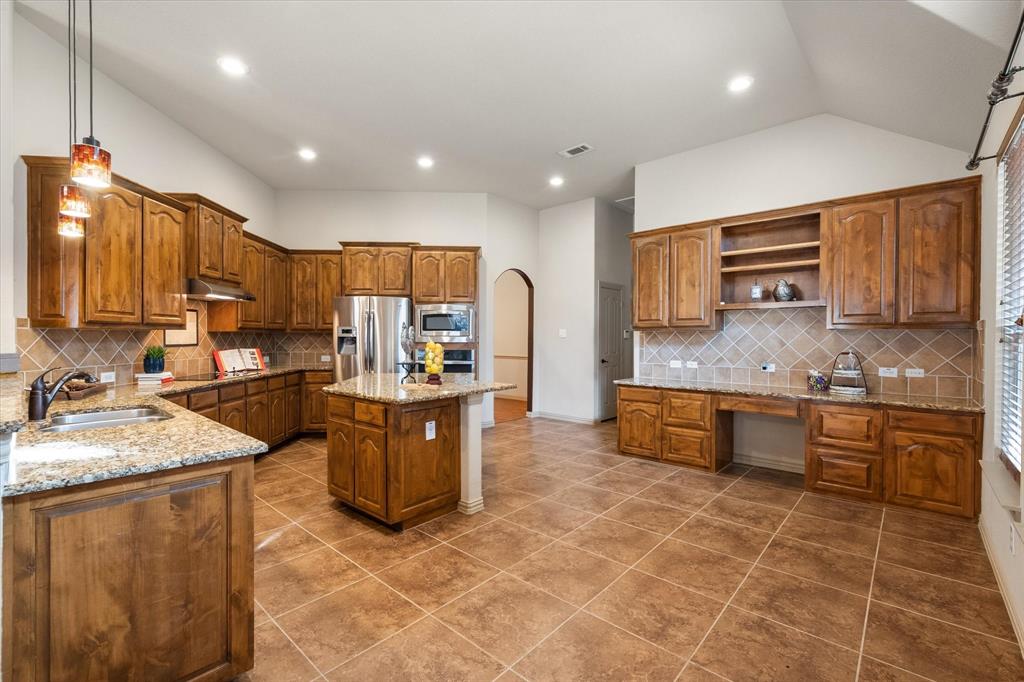 8204 Summerleaf Drive