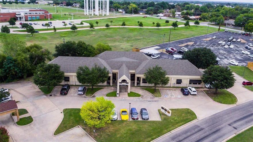 Now available for lease, this highly visible medical office space offers a perfect blend of functionality, accessibility, and professional presence. Ideally situated in a high-traffic, well-established area, this space is ideal for healthcare providers looking to grow or relocate their practice.

Suite 200 USF: 2590 RSF: 2915