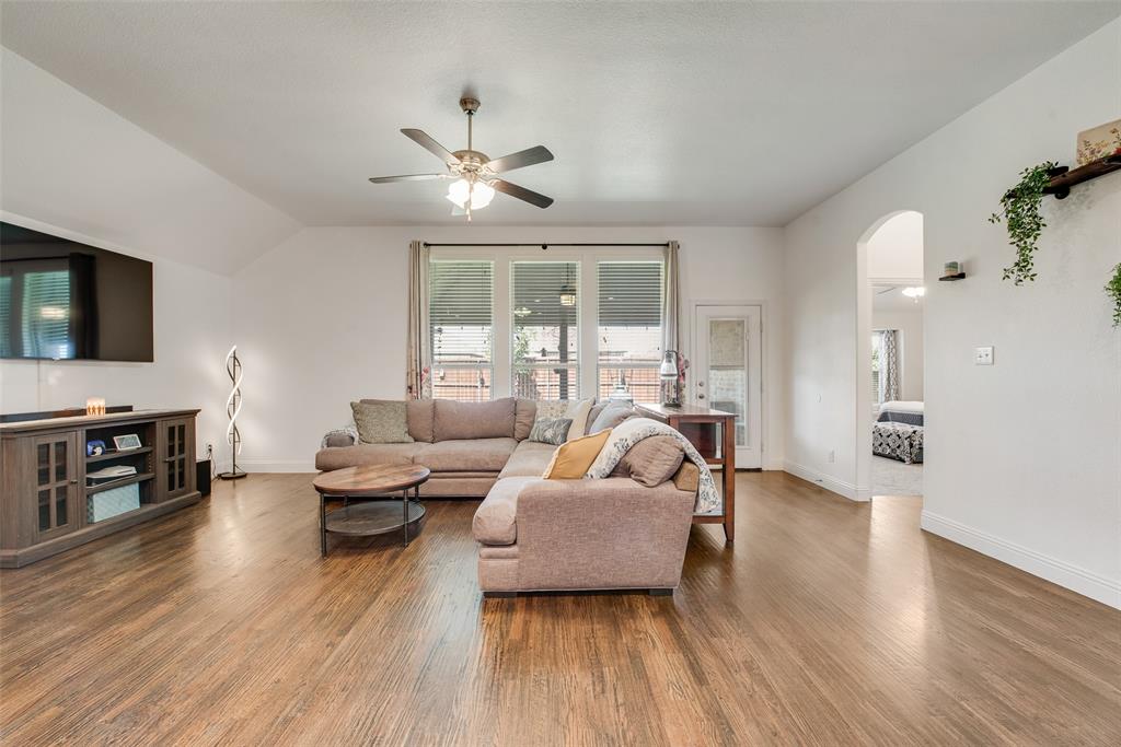 1516 Vaquero Drive
