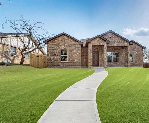 Photo of 706 Poinsettia Drive, Lancaster, TX 75146 (MLS # 21169831)