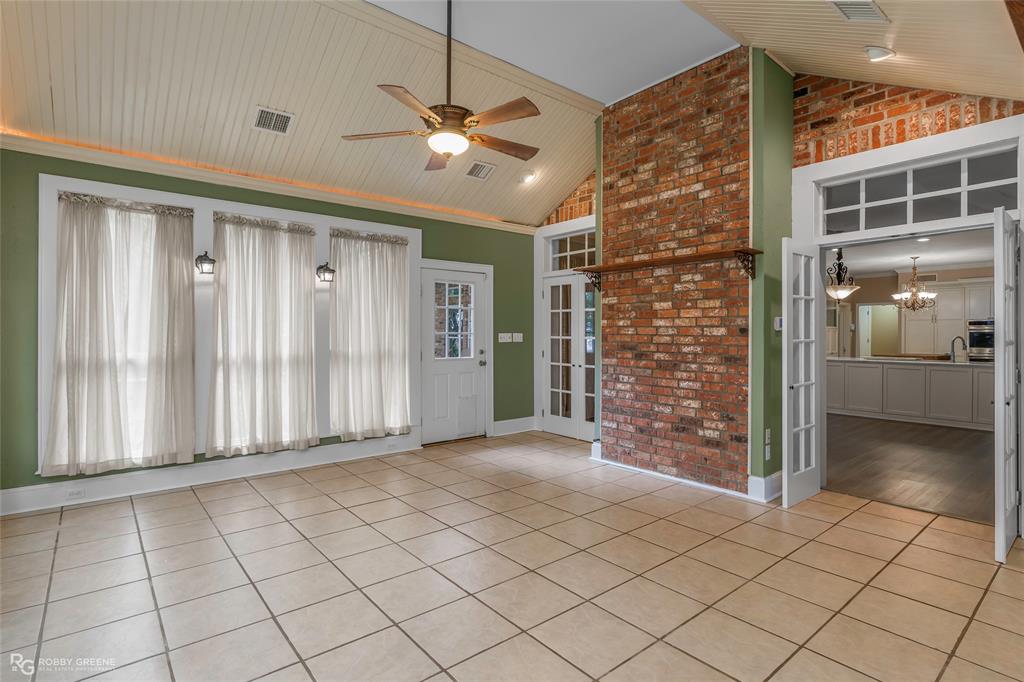 Squirrel Point - Residential