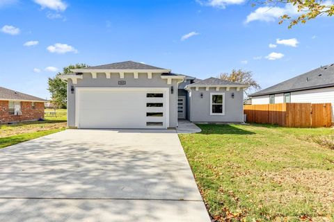 Photo of 315 Windjammer Road, Gun Barrel City, TX 75156 (MLS # 21113207)