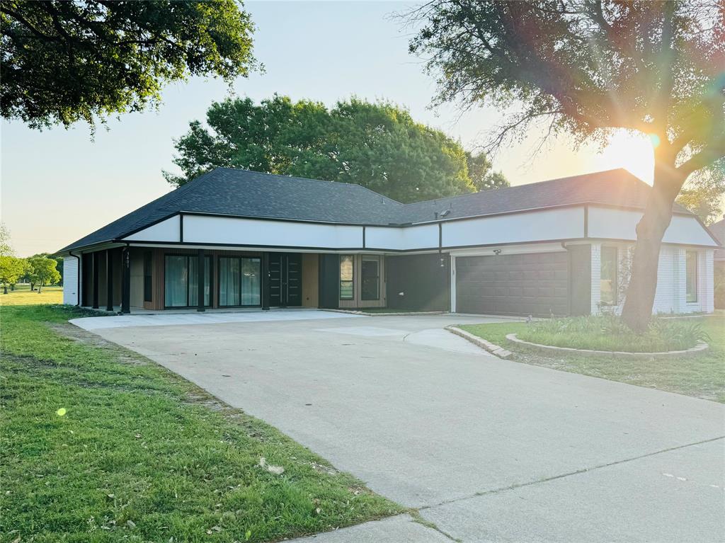 3401 Greenview Drive